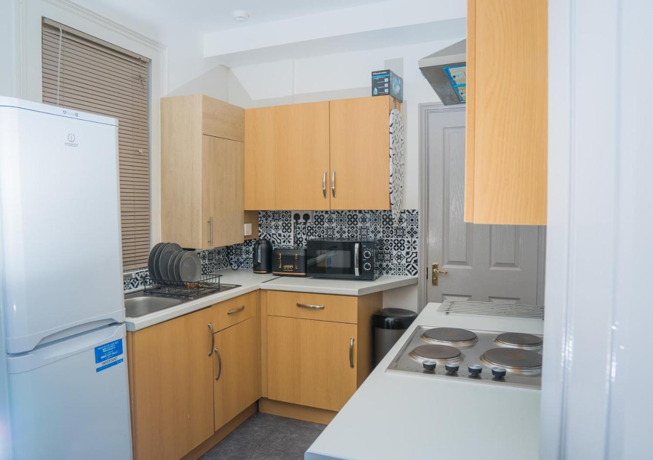 The Highfield Villa, 5 Bedrooms, Northampton Centre, Sleeps 10 外观 照片