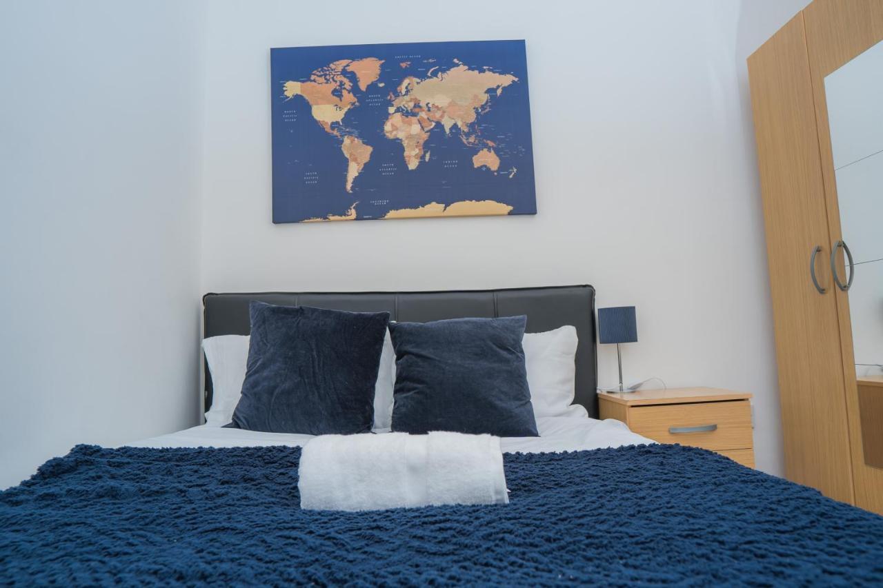 The Highfield Villa, 5 Bedrooms, Northampton Centre, Sleeps 10 外观 照片