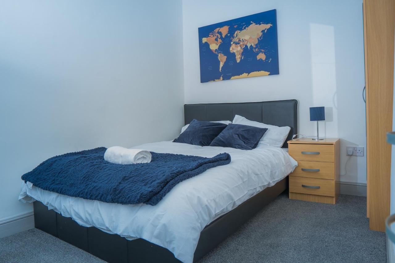 The Highfield Villa, 5 Bedrooms, Northampton Centre, Sleeps 10 外观 照片