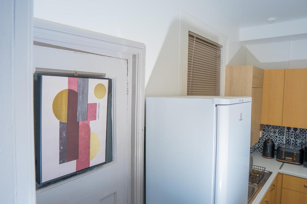 The Highfield Villa, 5 Bedrooms, Northampton Centre, Sleeps 10 外观 照片