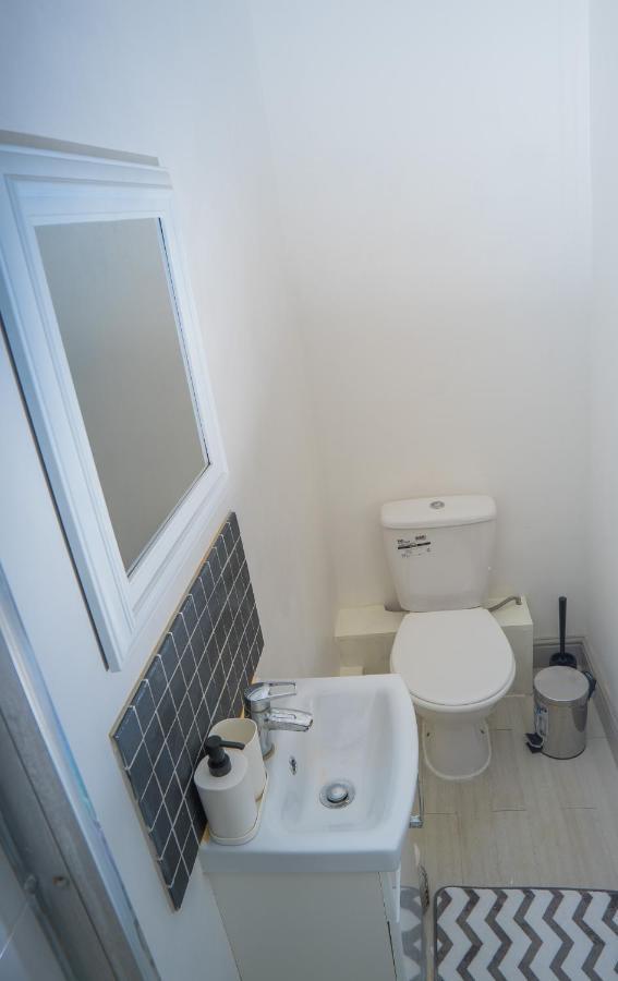 The Highfield Villa, 5 Bedrooms, Northampton Centre, Sleeps 10 外观 照片